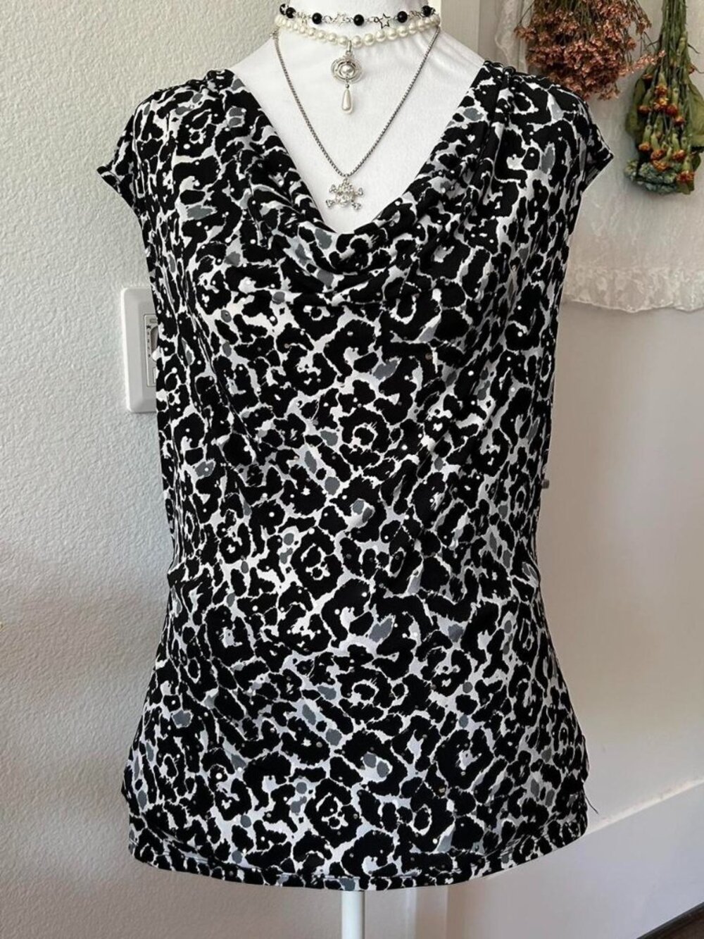 Y2K Style & Co Black and Gray Leopard Print Short Sleeve Top